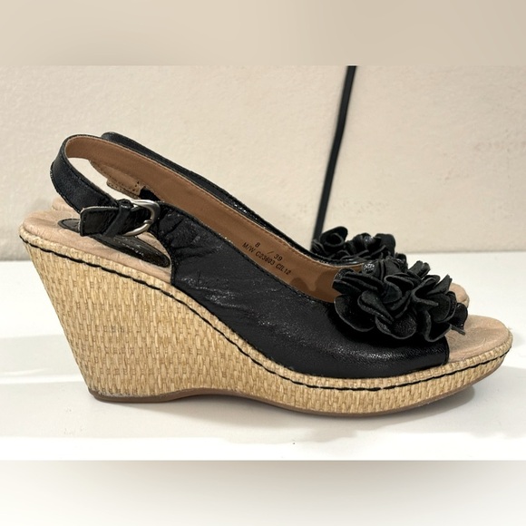 Born BOC Black Leather Floral Peep Toe Slingback Woven Wedge Heel Sandals 8 - Picture 1 of 8